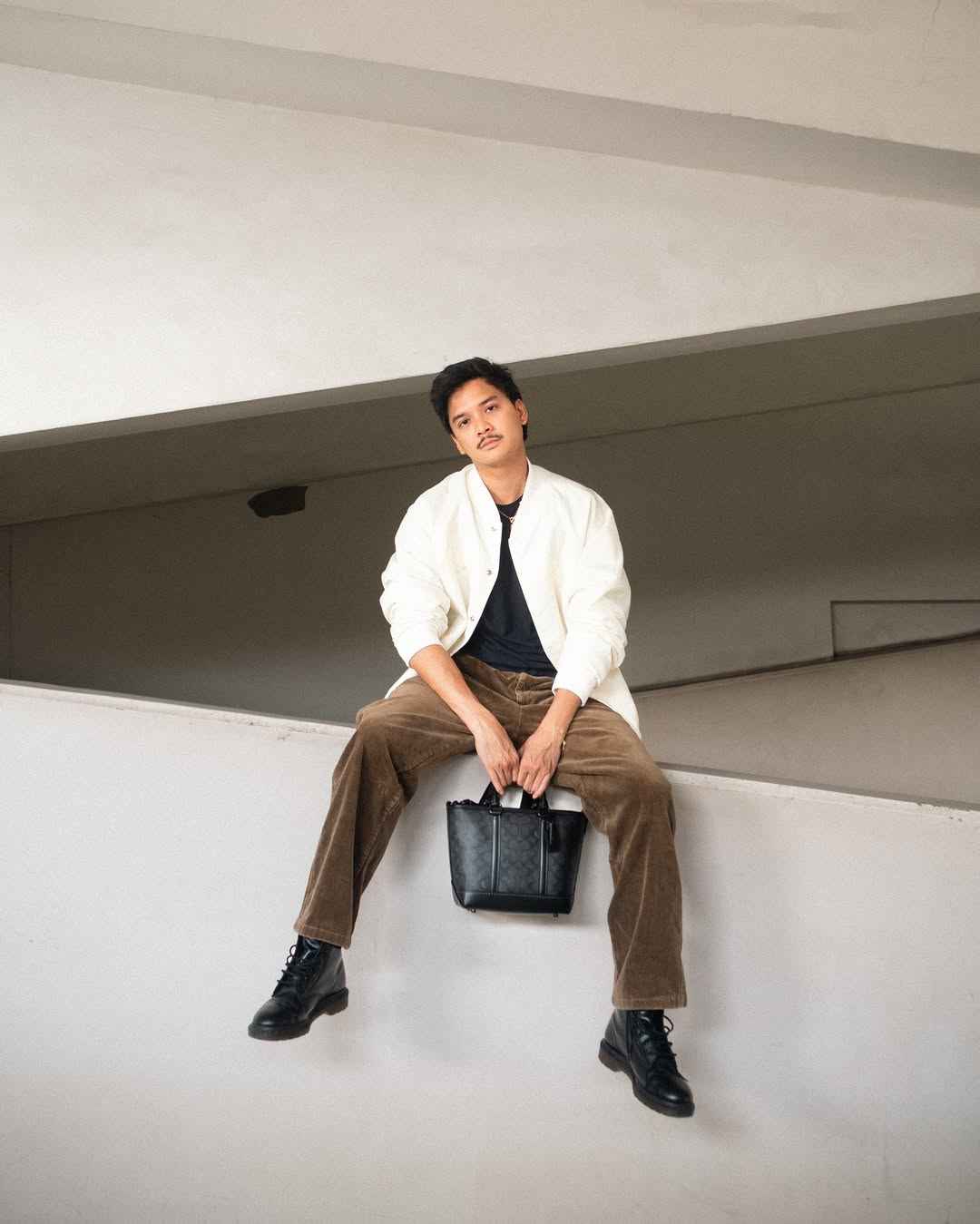 Metropolitan Carryall Bag 22 Coach