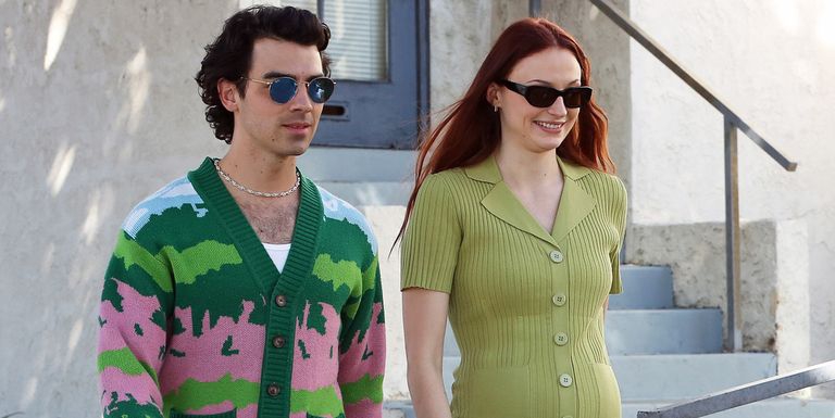 Sophie Turner dan Joe Jonas Menampilkan dengan Sempurna Cara Berpakaian untuk Menyambut Musim Semi