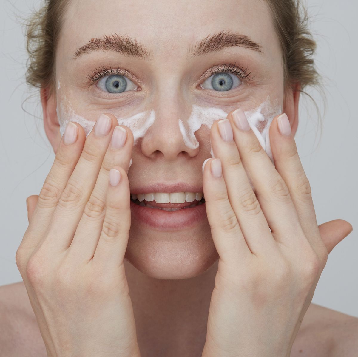 Cara Tepat Menghilangkan Kantung Mata