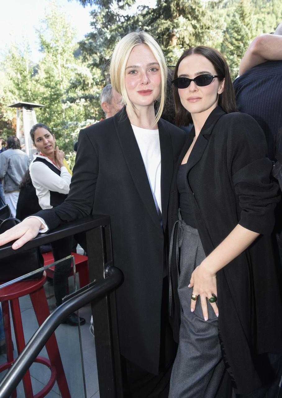 Elle Fanning Tampilkan Nuansa Back-to-School di Telluride Film Festival