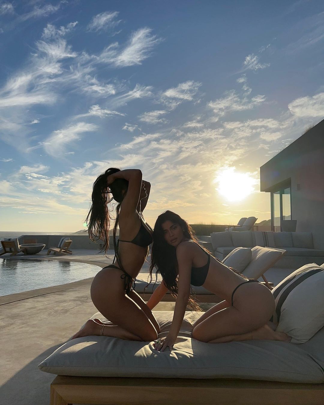 Kim Kardashian & Kylie Jenner