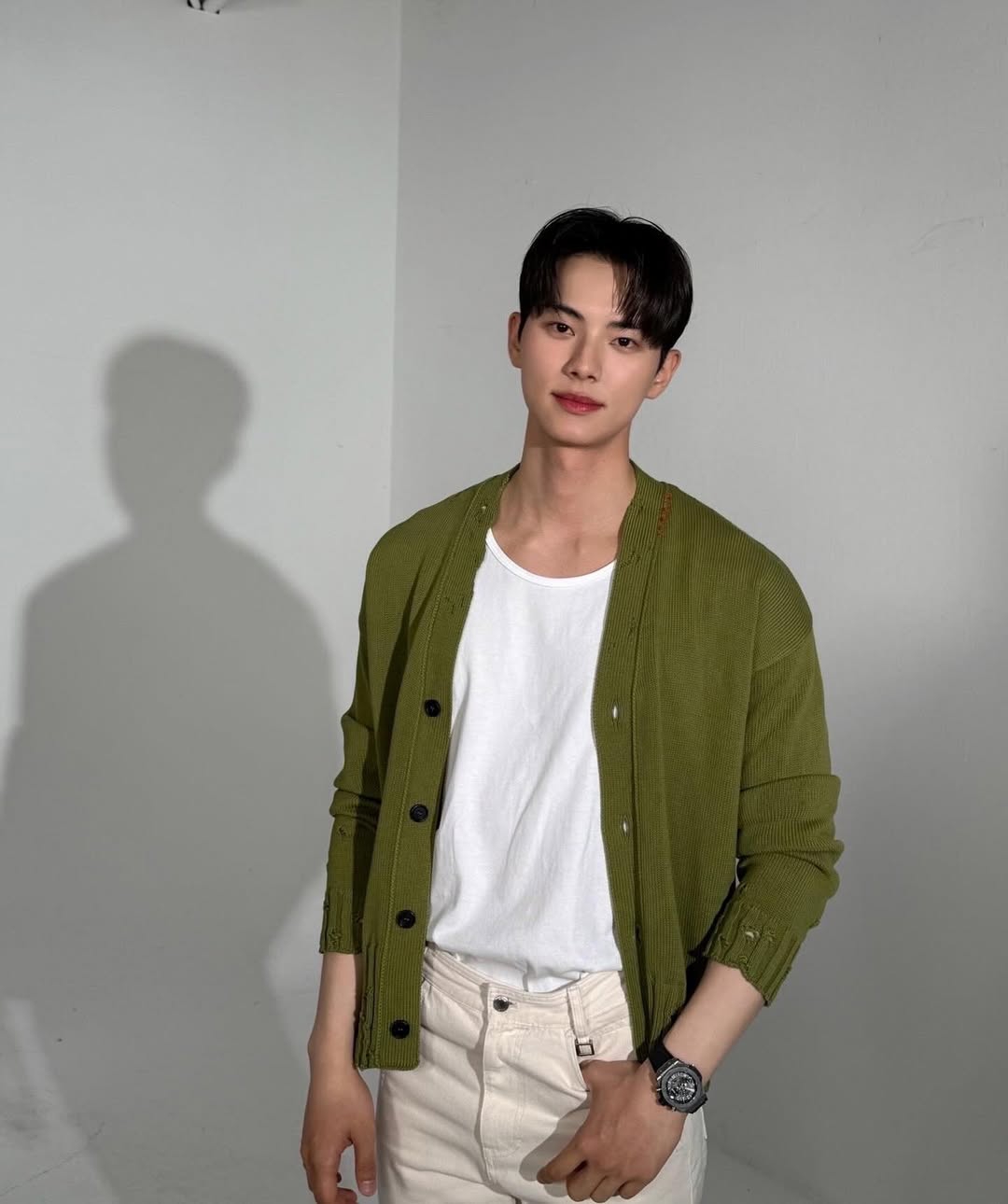 Mengungkap 20 Fakta Aktor Muda Lee Chae Min yang Jarang Terungkap