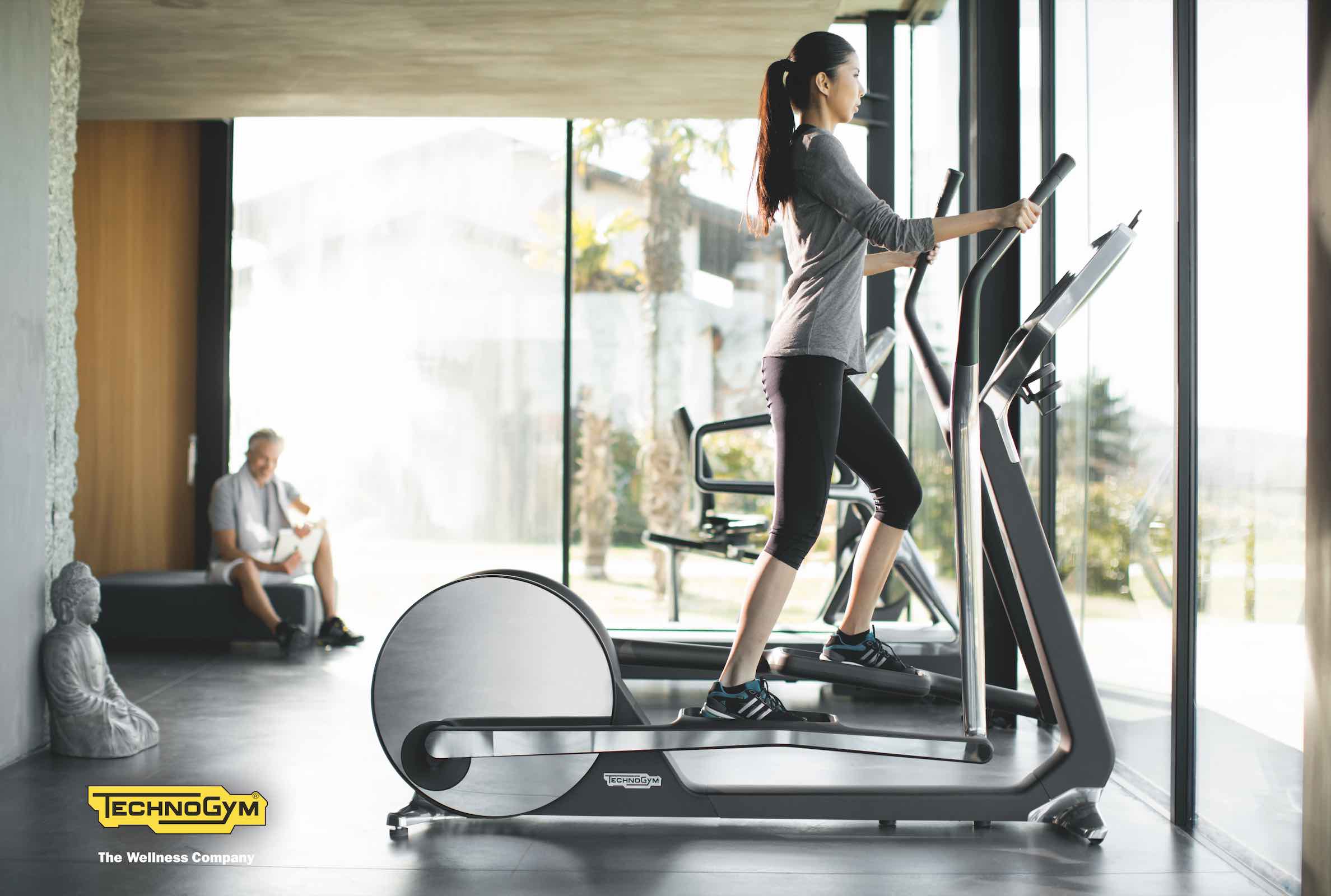 Тренажеры в тренажерном зале. Cross personal Technogym. Велоэргометр Technogym Recline excite+ 500. Эллиптический тренажер Technogym Synchro excite+ 500 SP. Велоэргометр Technogym Recline personal.