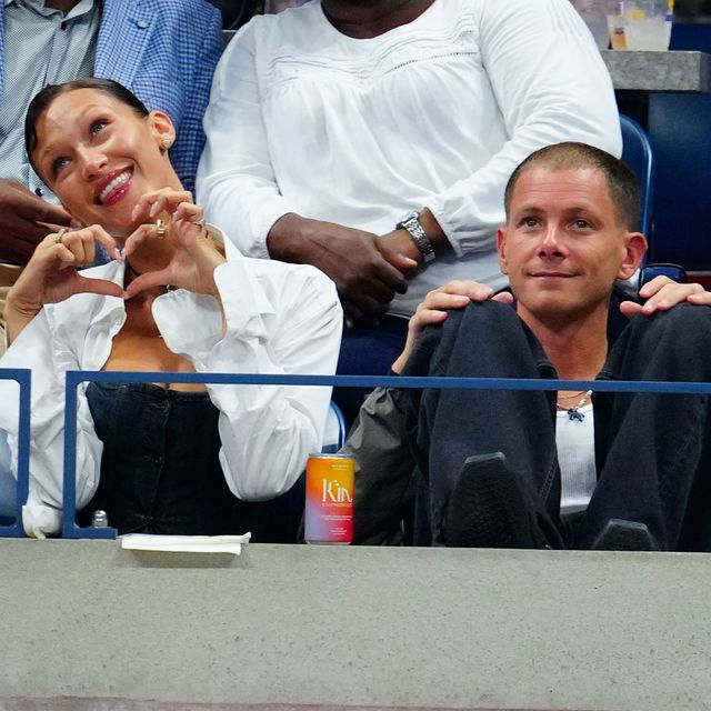 Bella Hadid Mengenakan Denim on Denim untuk Kencan Malamnya Bersama Marc Kalman