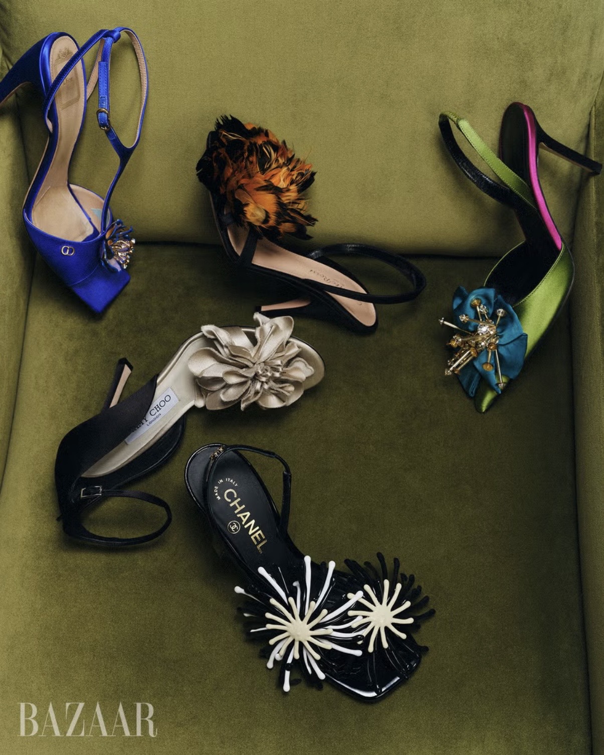 Sepatu Corsage Tengah Menjadi Tren Musim Ini