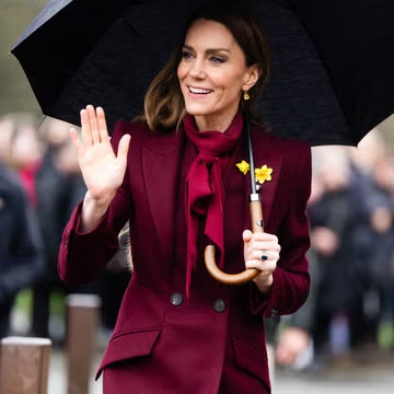 Putri Kate Jadikan Merah Sebagai Warna Paling Anggun Dalam Tampilan Monokrom Terbaru