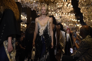 Louis Vuitton Ajak Anda Jelajahi Waktu Melalui Koleksi Busana Spring/Summer 2022