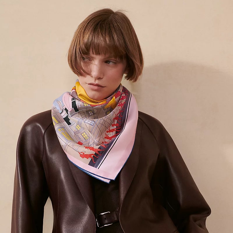 5 Scarf Ekstra Hangat yang Wajib Dimiliki di Tahun 2025