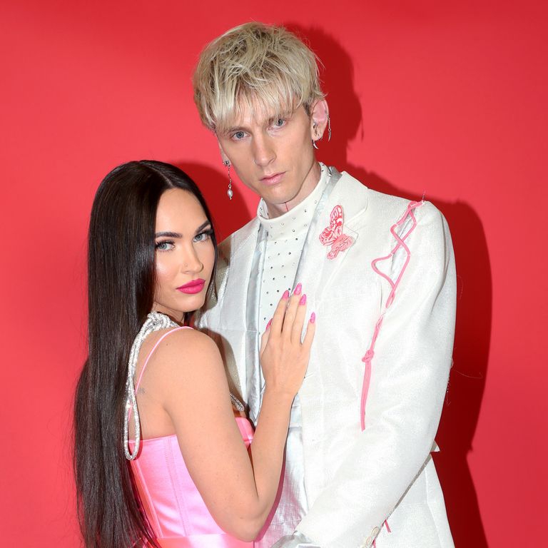 Megan Fox Resmi Bertunangan dengan Machine Gun Kelly