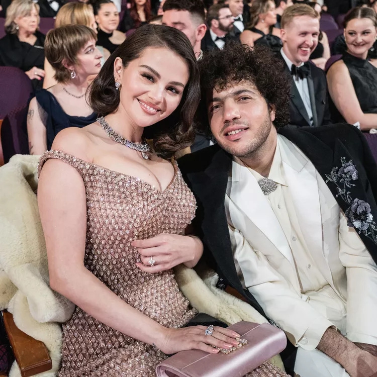 Selena Gomez & Benny Blanco: Kisah Cinta yang Menginspirasi - Persiapan Pernikahan yang Manis!