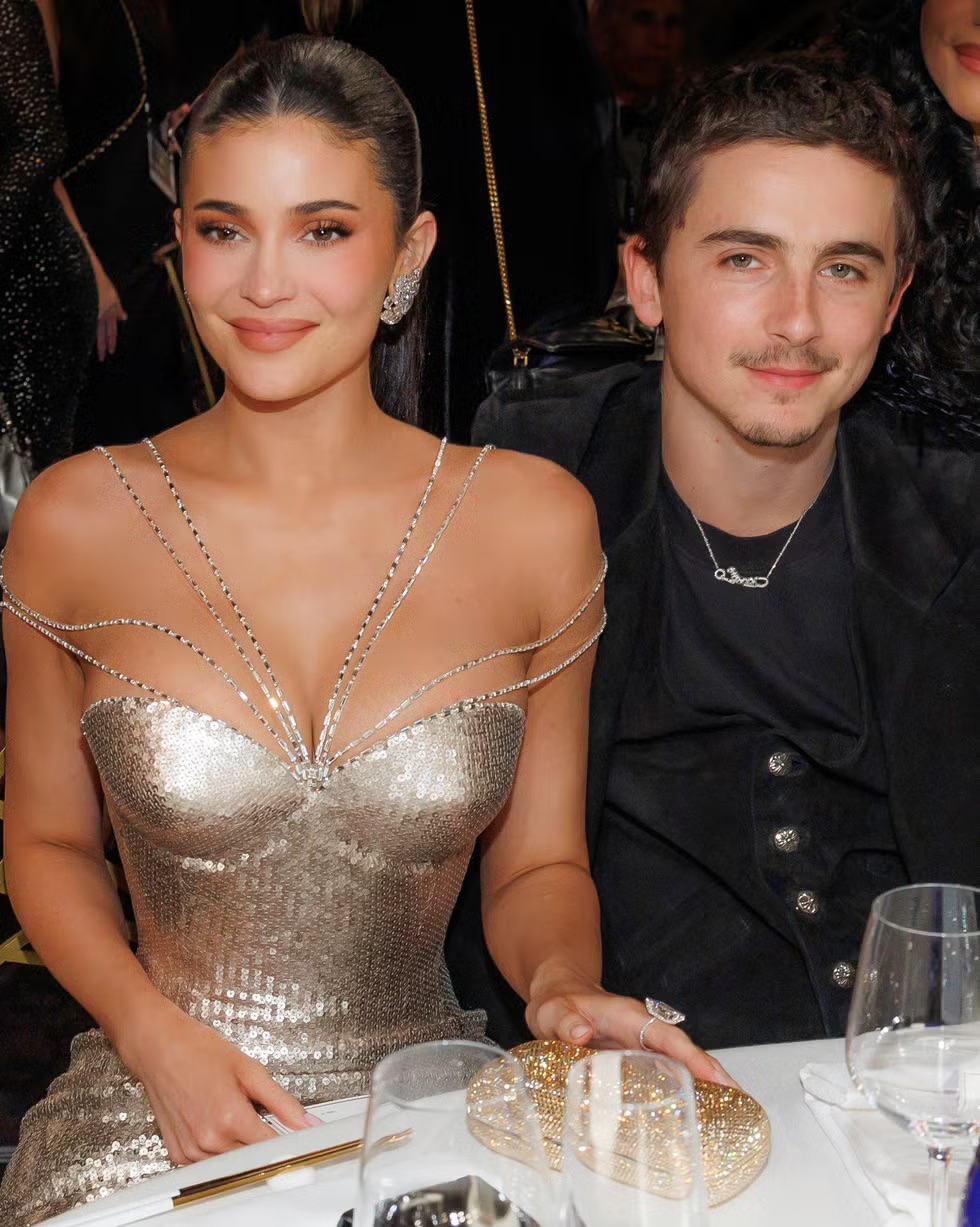 Kylie Jenner dan Timoth&eacute;e Chalamet di Golden Globes
