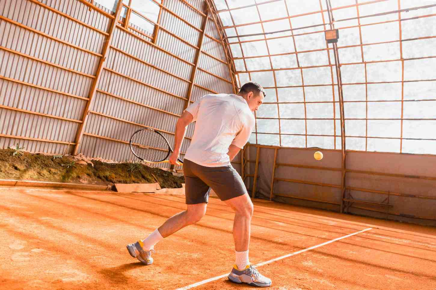Padel dan Tennis: Ini Bedanya yang Wajib Anda Tahu!