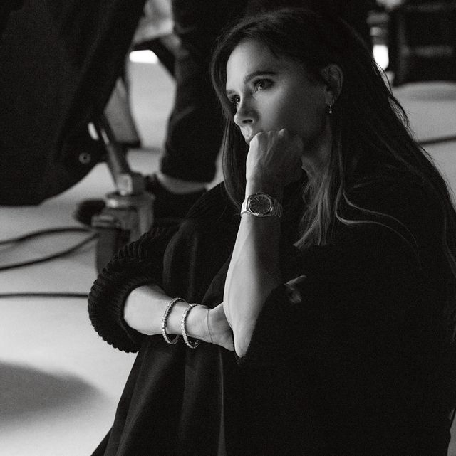 Cara Victoria Beckham Memakai Jam Tangannya