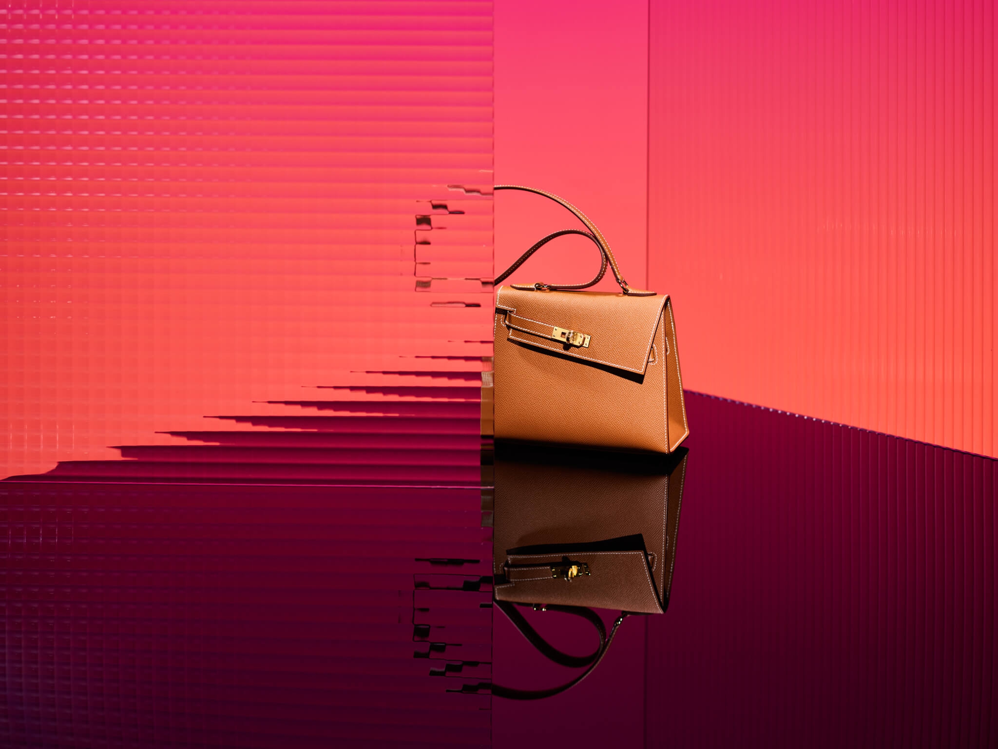 Hermès Limited Edition Gold Epsom Leather Mini Desordre Kelly 20 With Gold Hardware (2022)