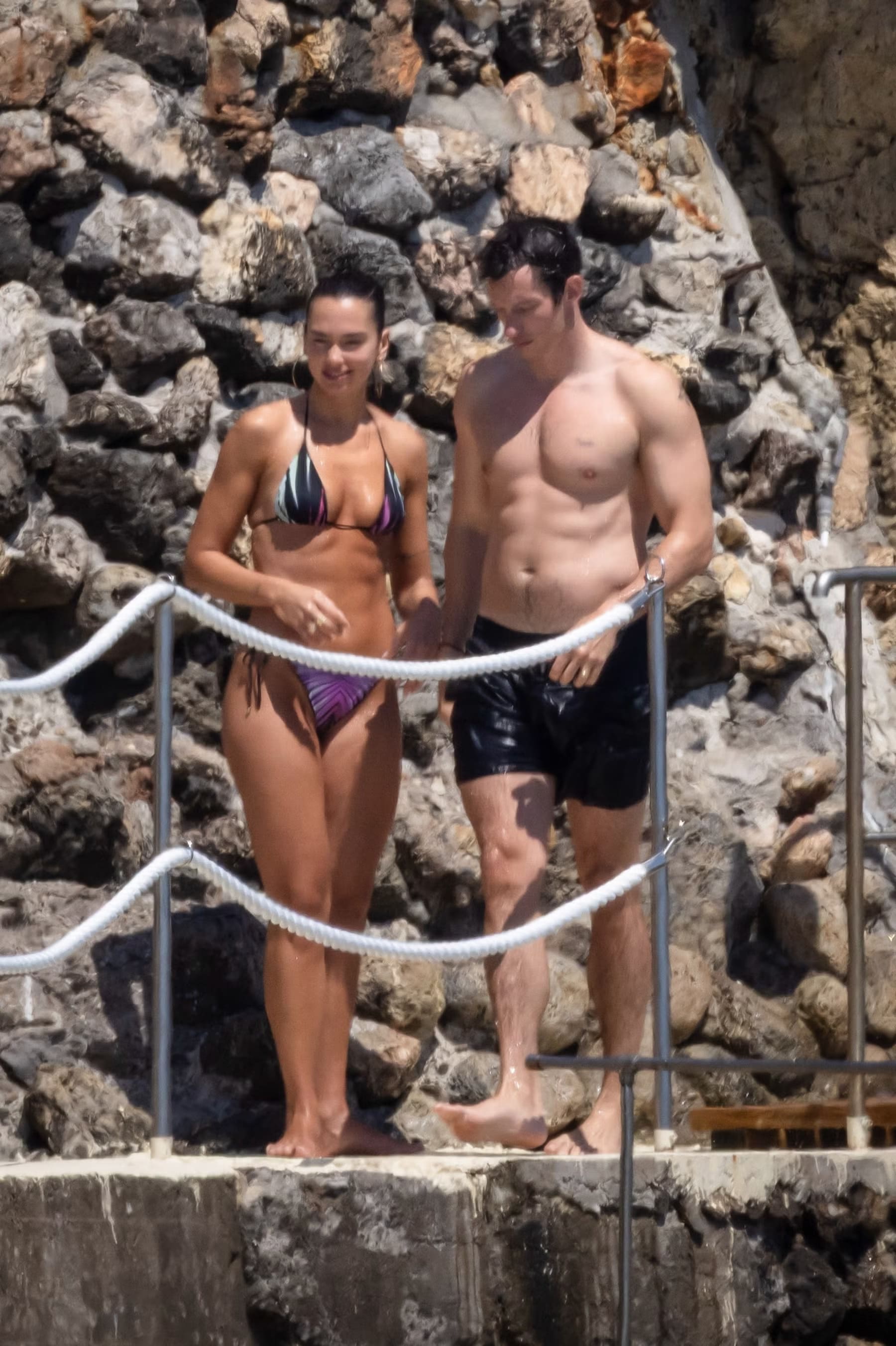 Bulan Madu Dua Lipa dan Callum Turner di Italia Terasa Seperti Film Romantis