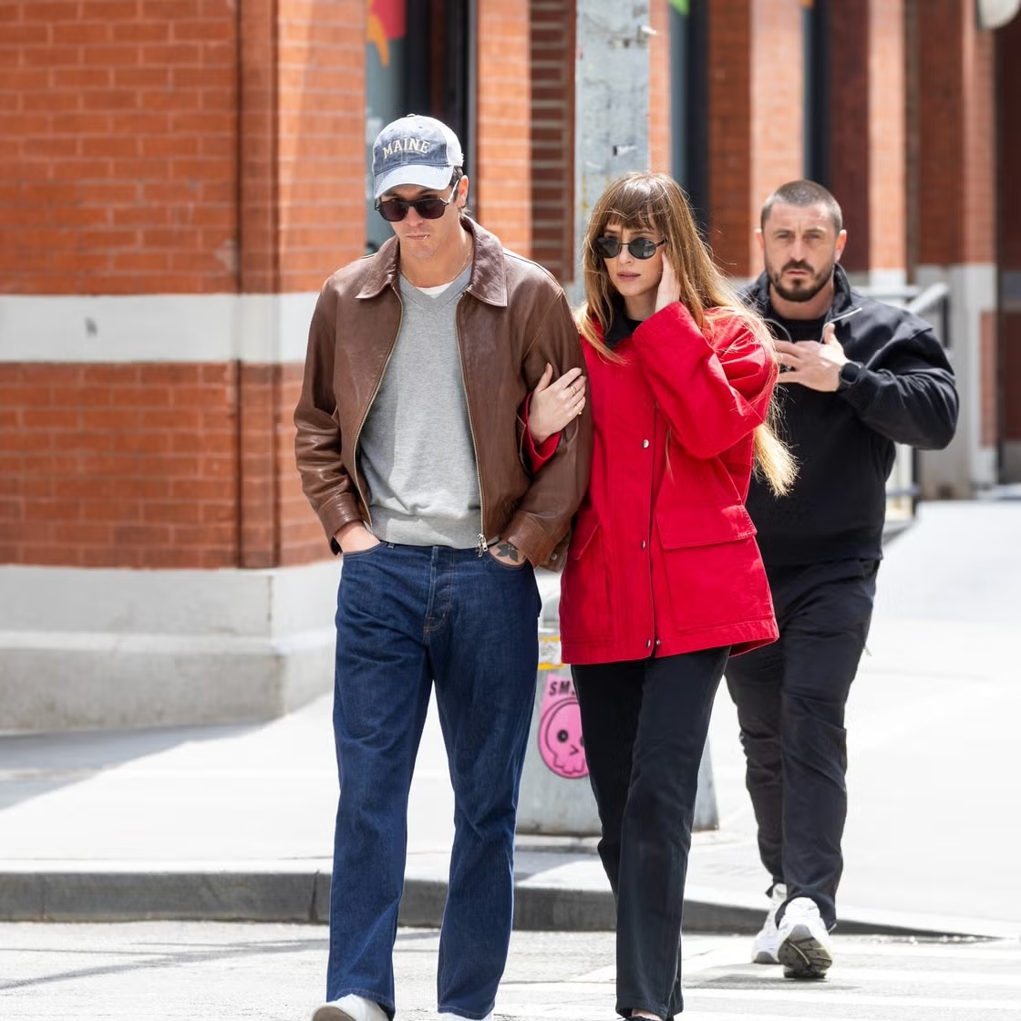 Dakota Johnson Tampil Sebagai Cameo untuk Lagu Baru Milik Role Model