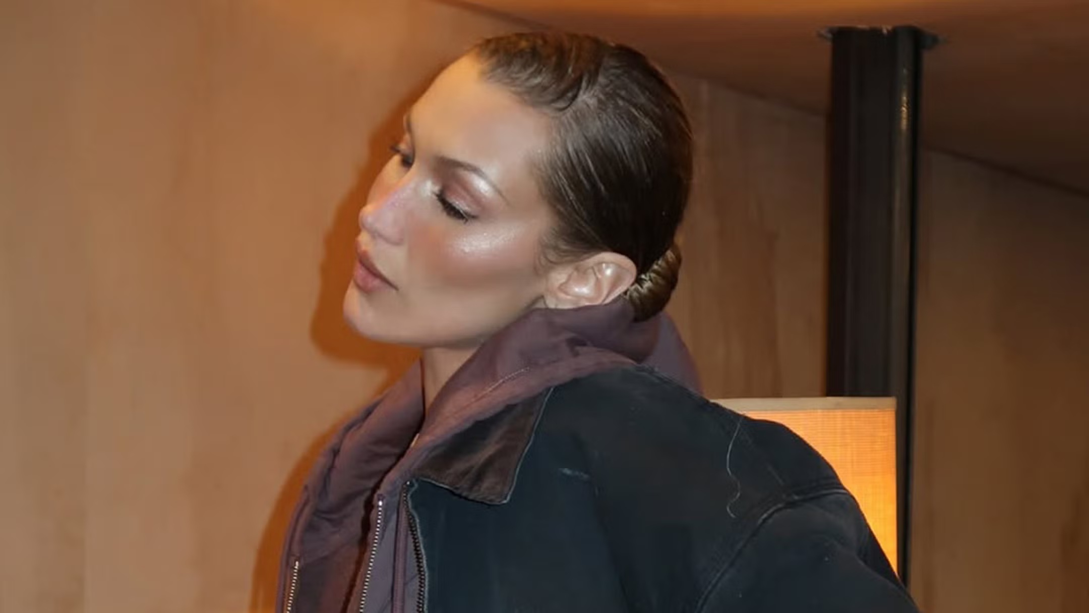 Bella Hadid Buktikan Dirinya sebagai Model Terbaik Lewat Kampanye Orebella Terbaru