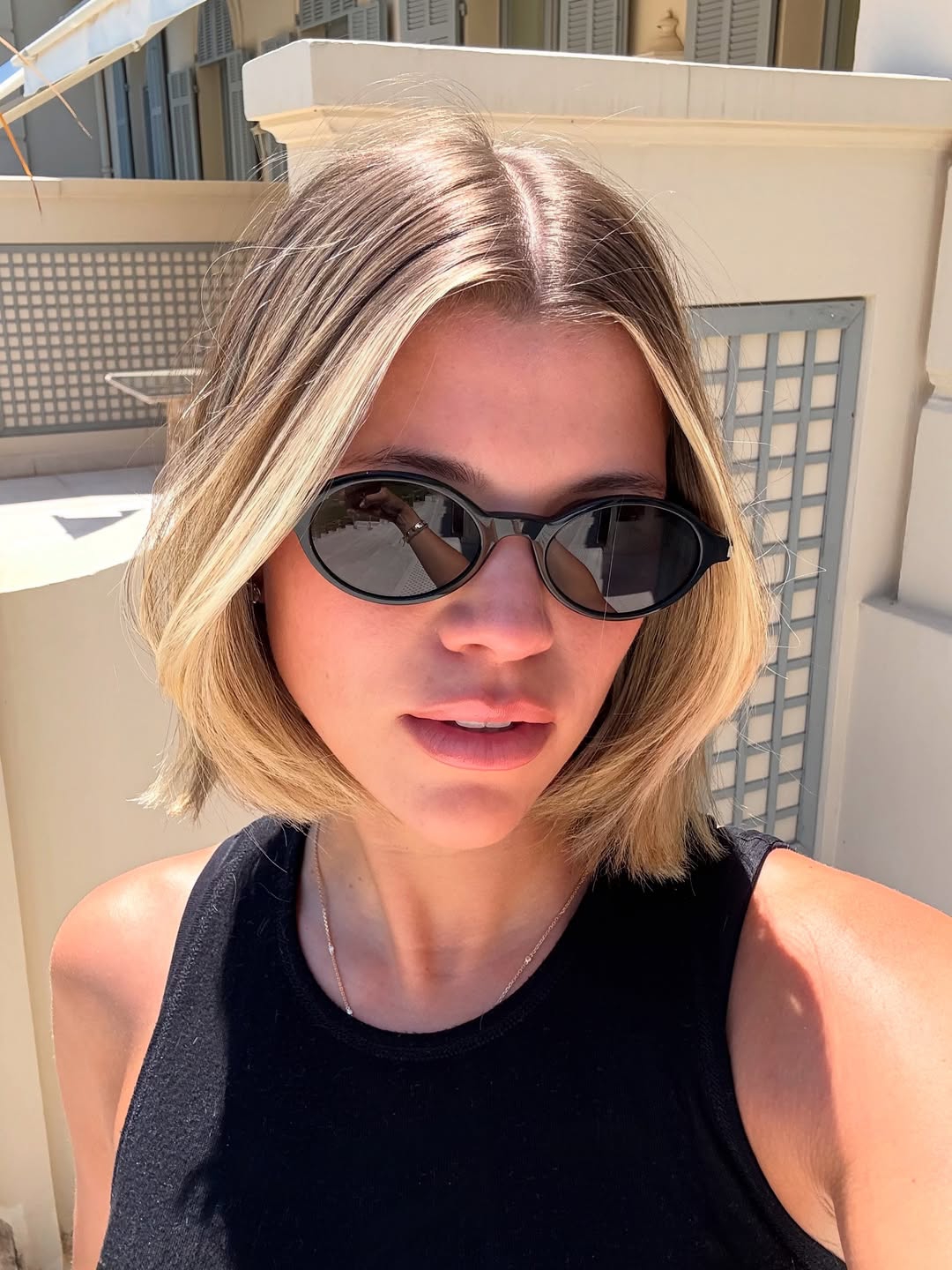 Sosok Hairstylist di Balik Gaya French Bob Sofia Richie Grainge