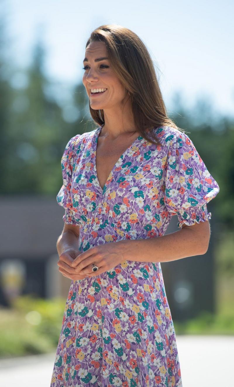 Tak Selalu High Fashion, Kate Middleton Juga Sering Mengenakan Label High Street Berikut