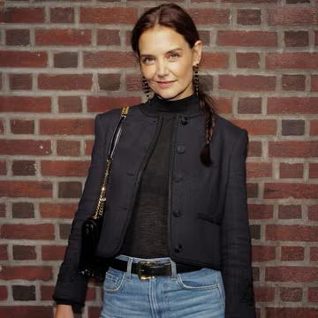 Katie Holmes Terlihat Berusaha untuk Selalu Tampil Seperti Semua Karakter yang Pernah Dimainkannya