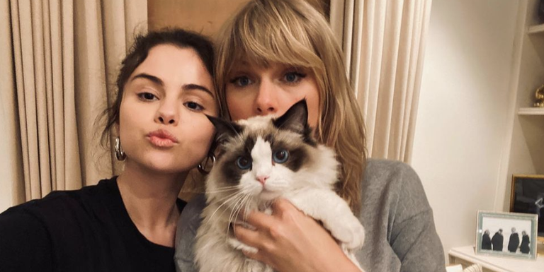 Selena Gomez Bagikan Foto Langka Bersama Taylor Swift Lengkap dengan Pesan Bahwa Ia Merindukannya