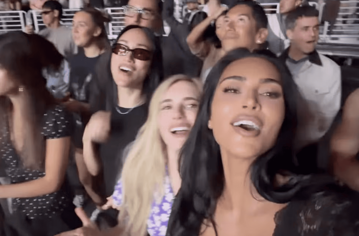 Kim Kardashian Hadir di Konser Ariana Grande di L.A.