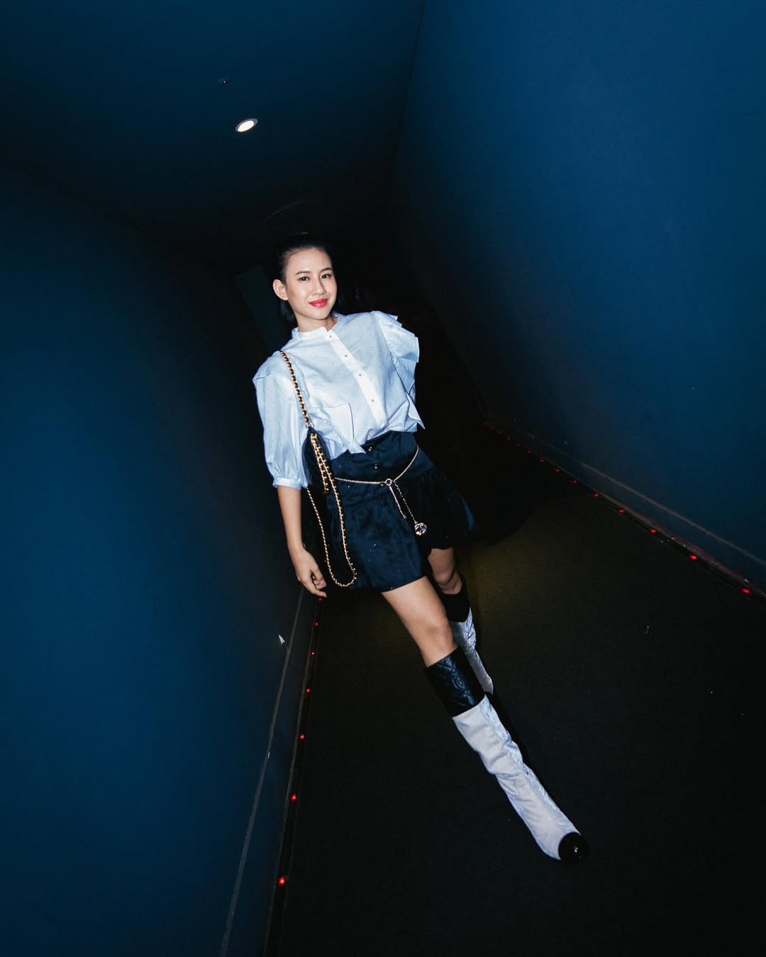 Inspirasi Tampilan Feminin dan Memukau dari Shenina Cinnamon