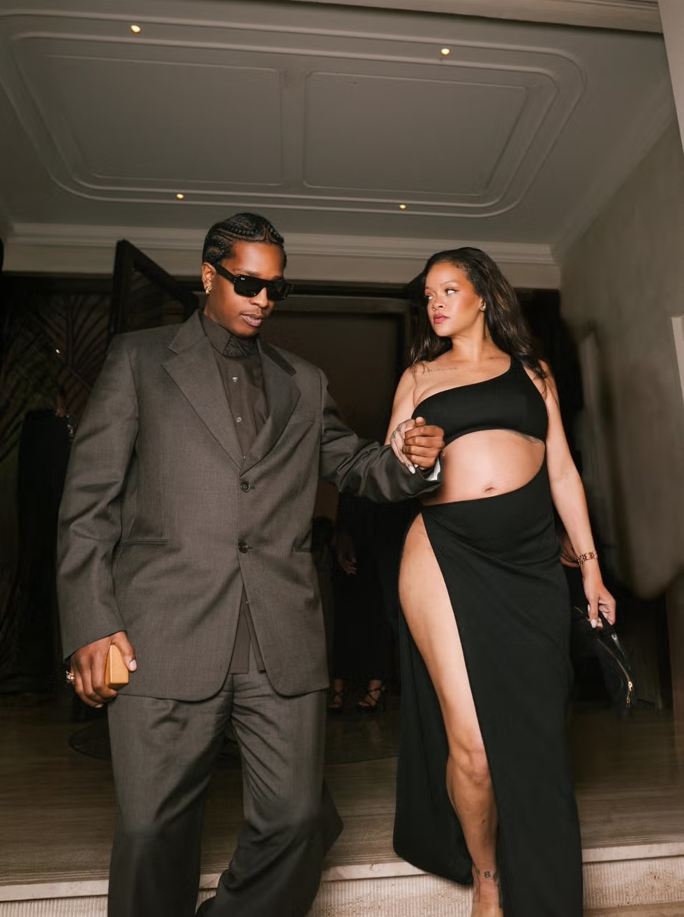 Rihanna Pamer Baby Bump Saat Sesi Kencan Romantis di Cannes