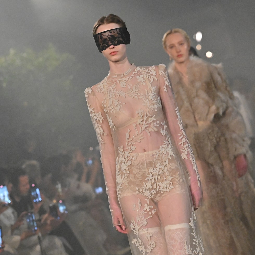 Mengapa Musim Ini Dunia Fashion Sangat Antusias dengan Koleksi Couture?