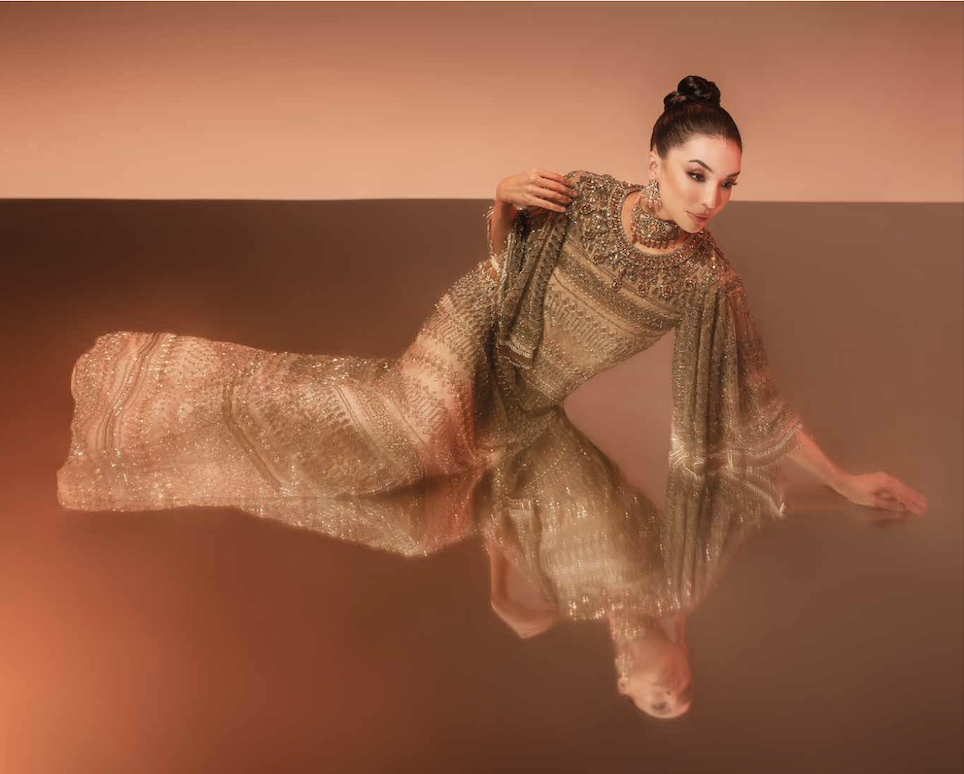 Manohara Odelia mengenakan Purissima oleh Ivan Gunawan