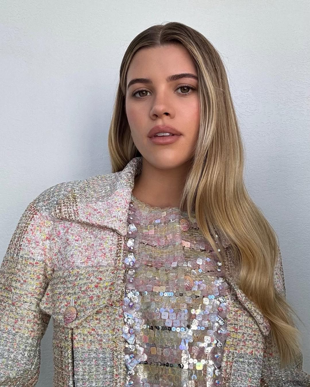 Sofia Richie Buktikan Gaya dengan Estetika Clean Bisa Tetap Glamor dan Klasik