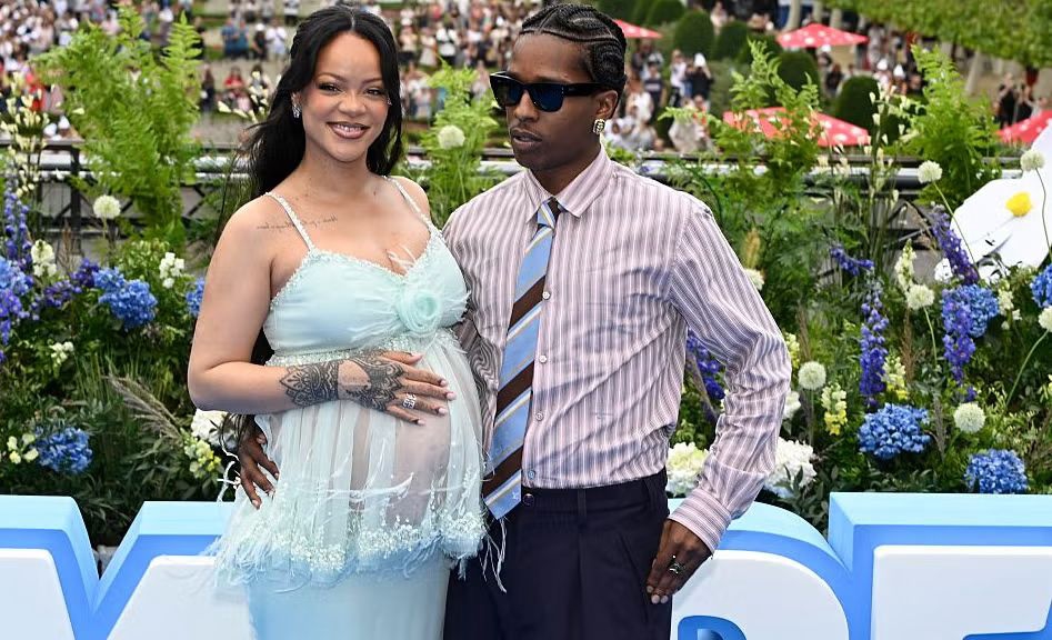 Rihanna Beri Petunjuk Soal Nama Anak Ketiganya dengan A$AP Rocky
