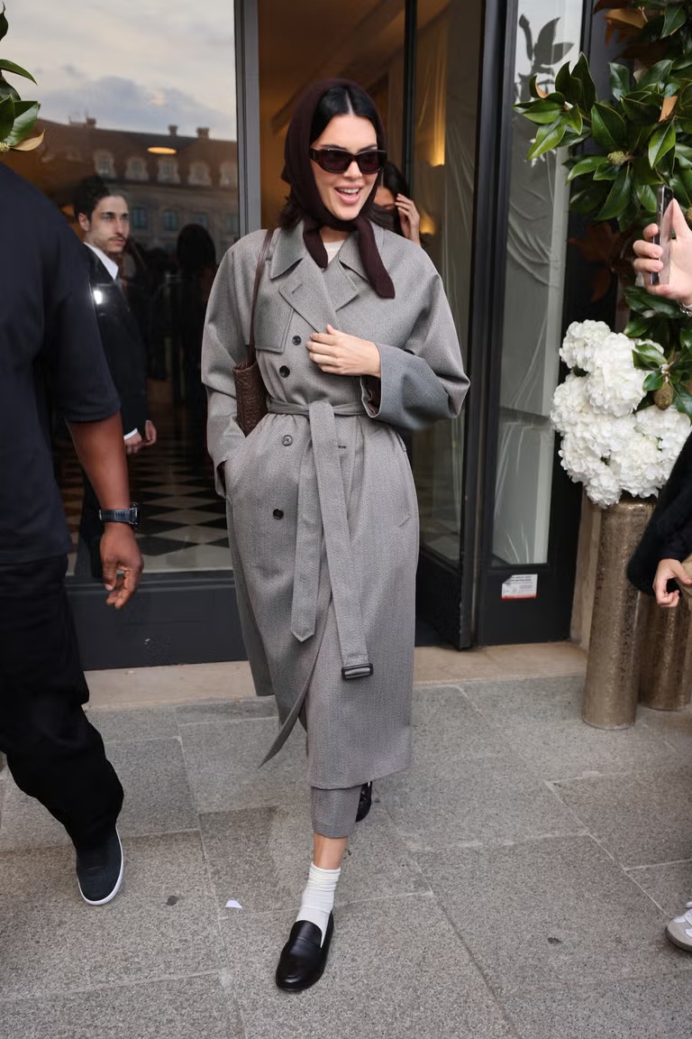 Nuansa Old Hollywood Warnai Penampilan Kendall Jenner