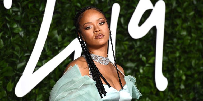 Rihanna Akan Kembali Naik Panggung di Super Bowl Halftime Show 2023
