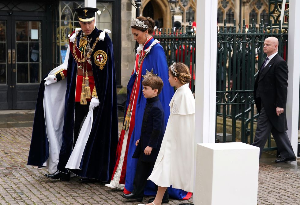 Pangeran William, Putri Kate, Pangeran Louis, dan Putri Charlotte