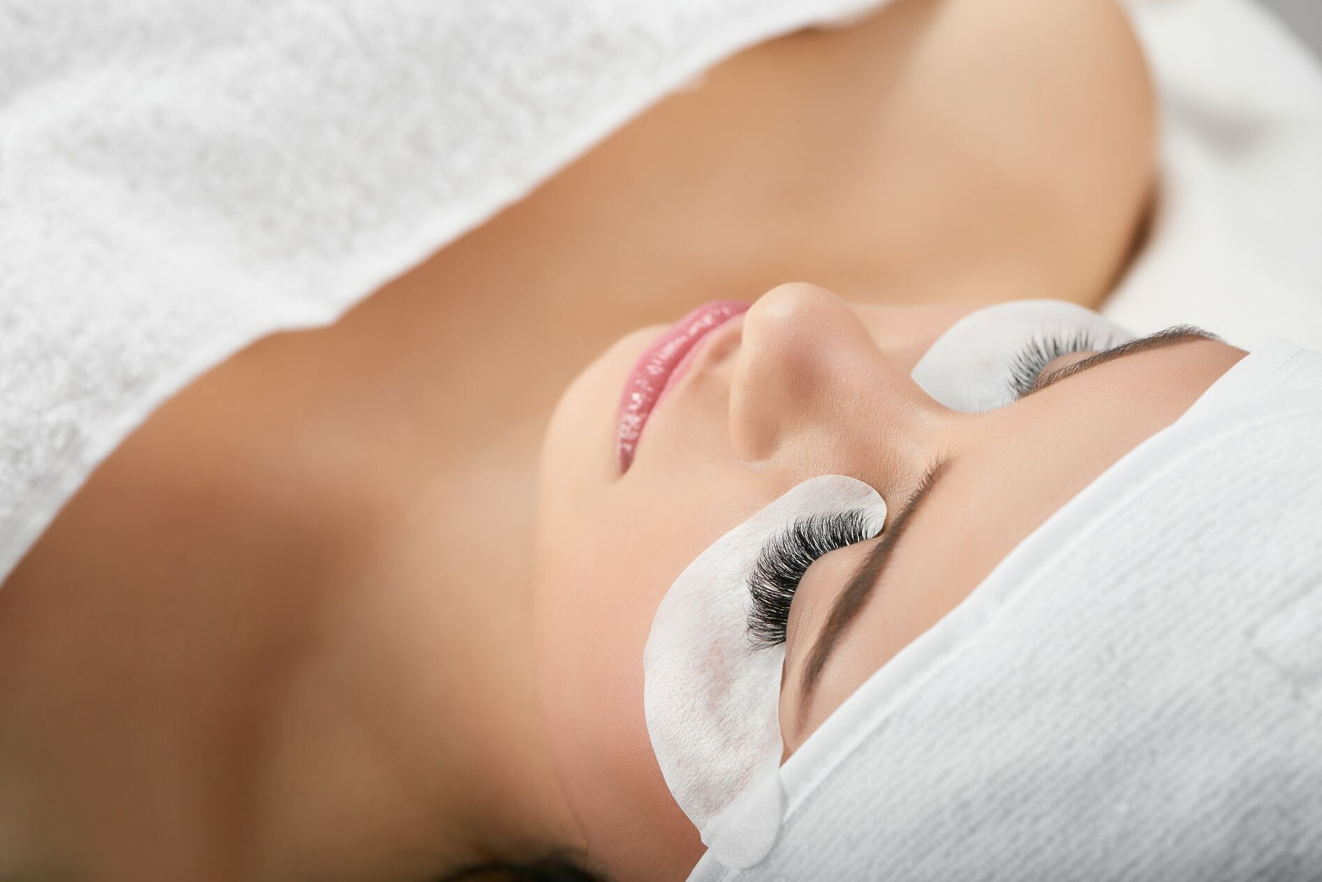 Ini Perbedaan Lash Lift dan Eyelash Extension