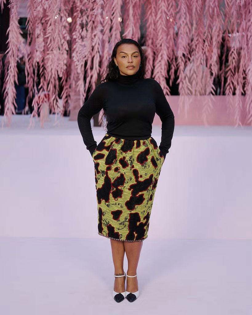 Corak di rok nya yang menjadi sorotan utama