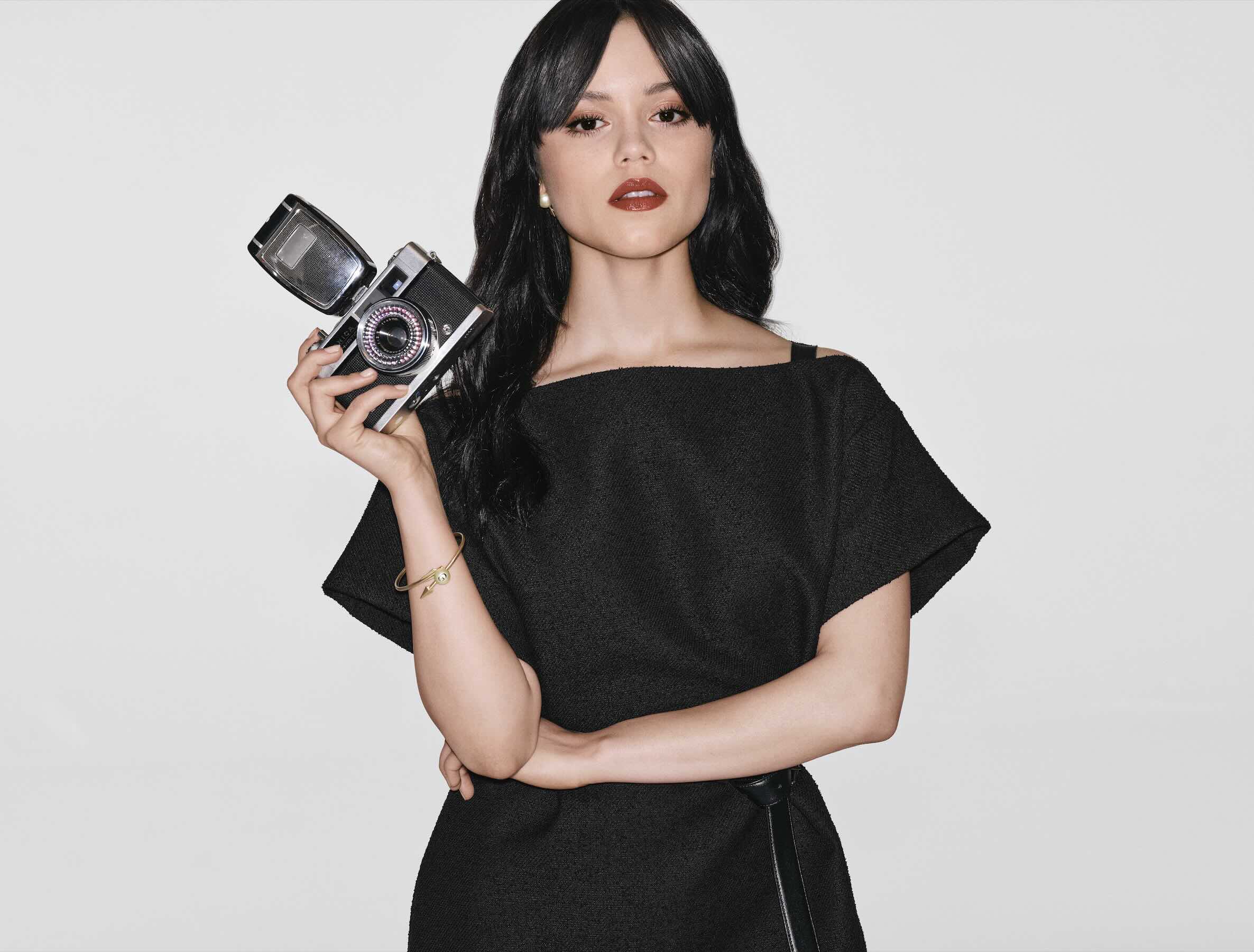 Jenna Ortega Berbagi Sukacita Menyambut Peran Barunya Bersama Dior Beauty