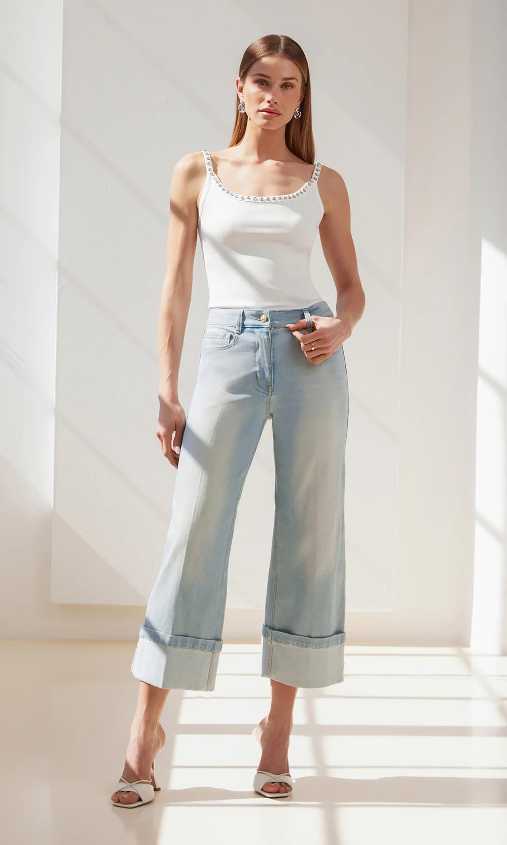 7 Pilihan Tank Top Stylish untuk Tampil Penuh Pernyataan