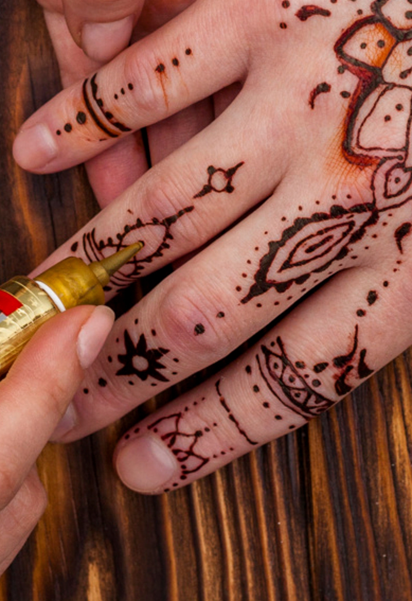 10 Cara Ampuh Menghilangkan Henna di Kuku dengan Cepat dan Aman