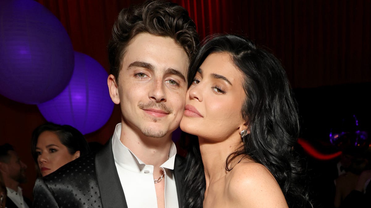 Kylie Jenner Terbang ke Hungaria untuk Kunjungi Kekasihnya, Timothée Chalamet