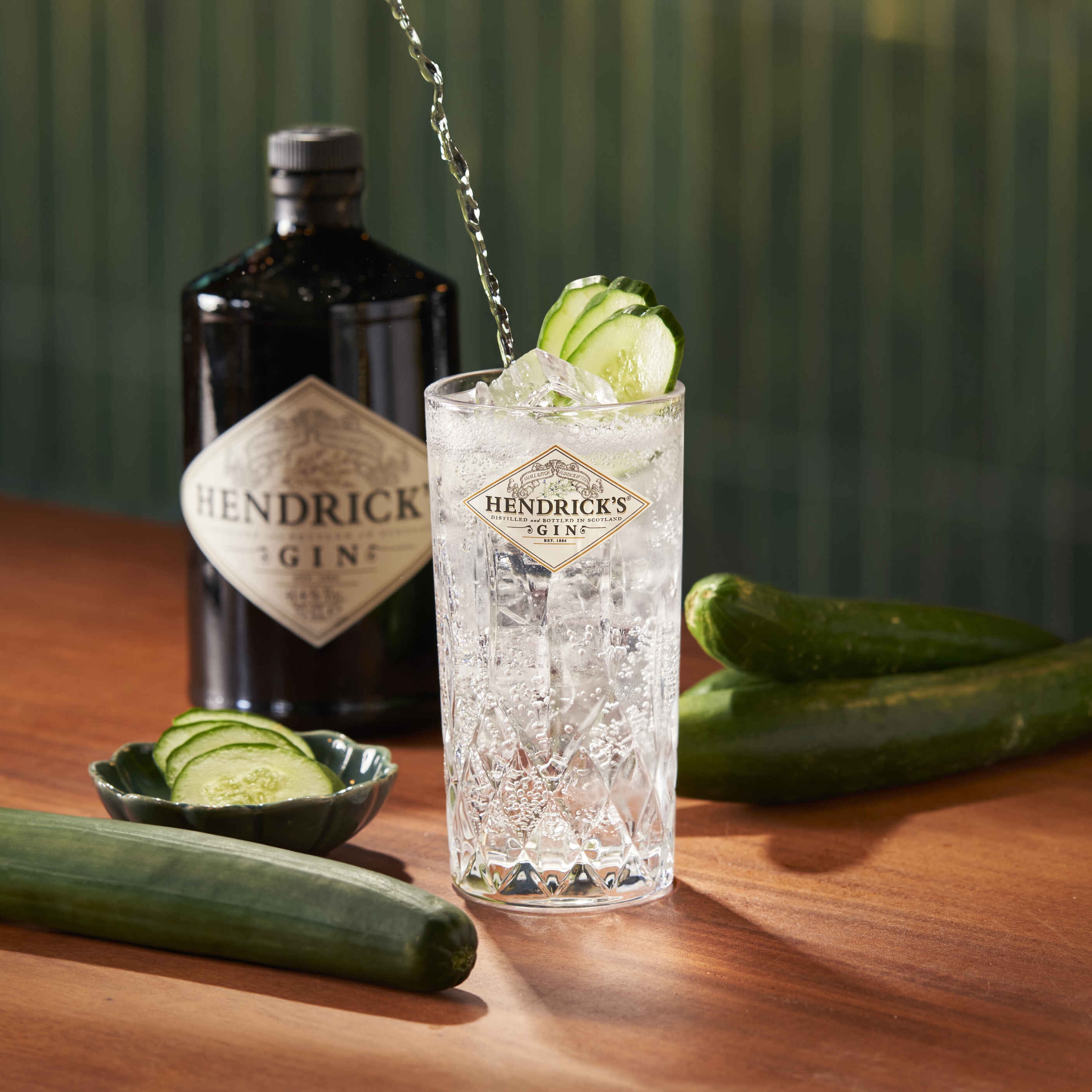 Sentuhan Menyegarkan Dalam Rangka Hari Mentimun Sedunia dari Hendrick’s Gin