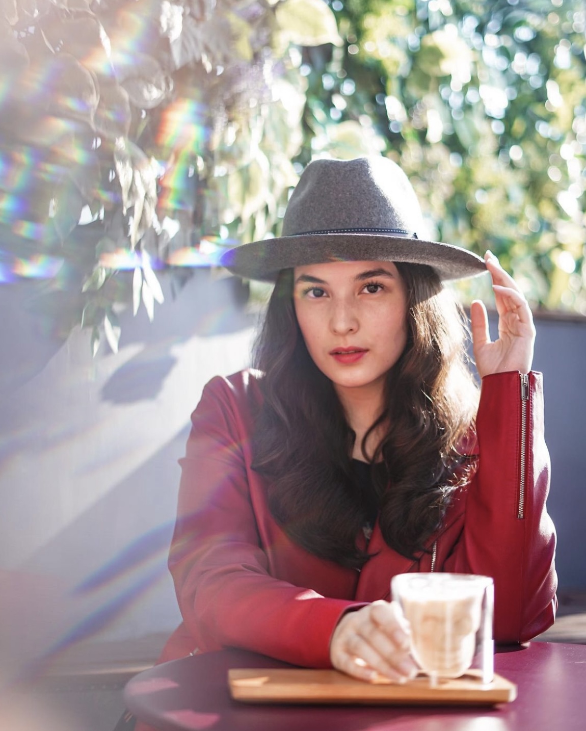 Intip Berbagai Jenis Headwear Favorit Milik Chelsea Islan