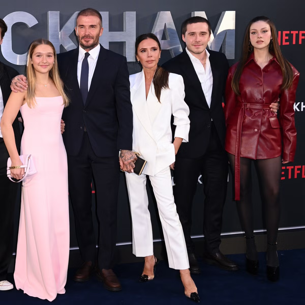 Mengapa Anda Begitu Terobsesi dengan Drama Keluarga Beckham?