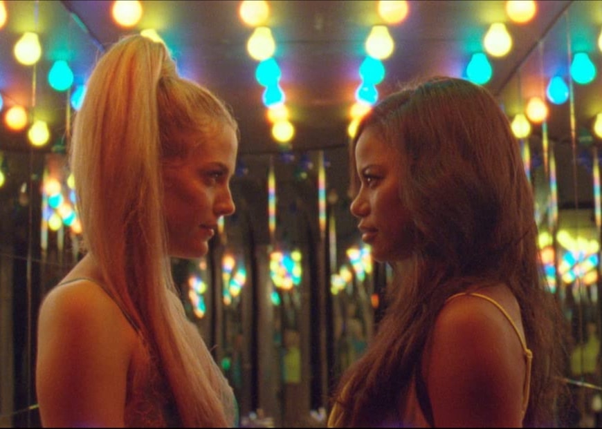 Zola: Film Hasil Adaptasi 148 Cuitan Twitter yang Viral Tahun 2015