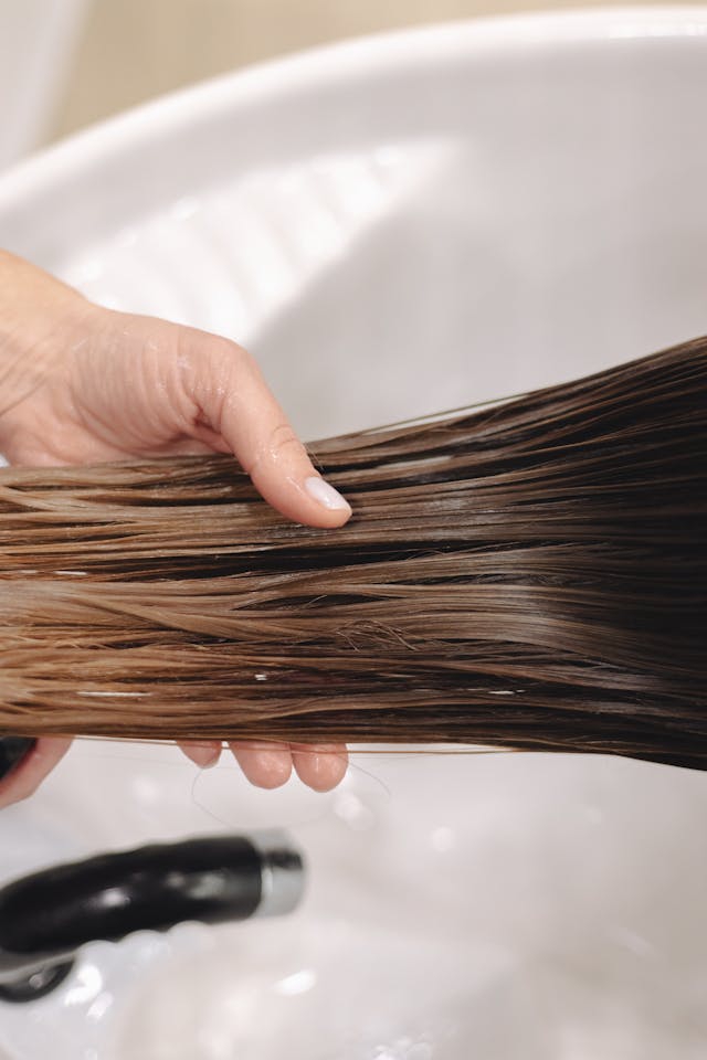 Rahasia Cara Mandi Setelah Smoothing agar Hasilnya Lebih Tahan Lama
