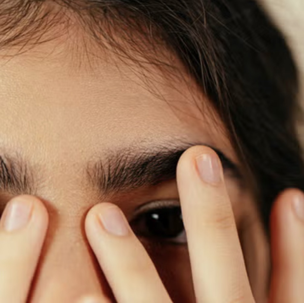 10 Cara yang Direkomendasikan Dokter Kulit untuk Menghaluskan Kerutan Dahi&nbsp;