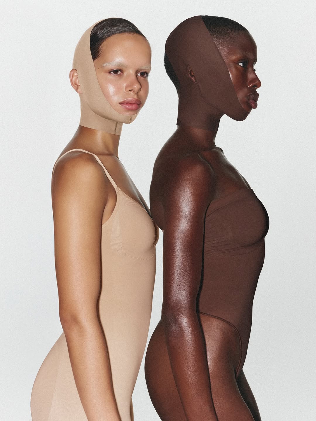 Skims Memperkenalkan Face Wrap Jadi Aksesori Kecantikan yang Fashionable