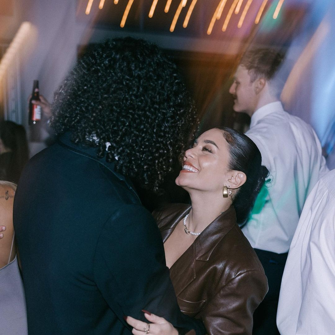 Vanessa Hudgens Bertunangan dengan Cole Tucker