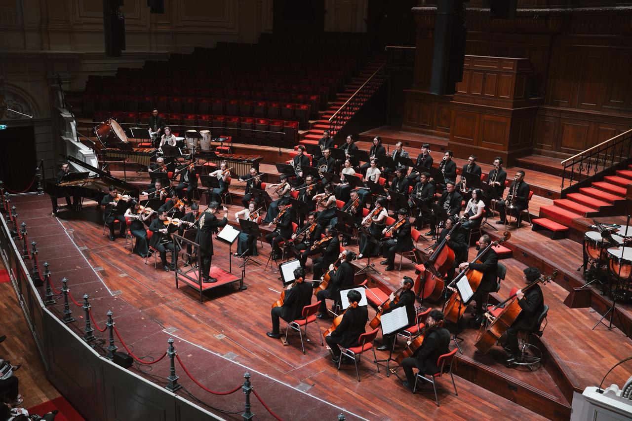 Avip Priatna Bawa Jakarta Concert Orchestra & Batavia Madigral Singers ke Panggung Legendaris Het Concertgebouw Amsterdam